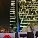1 Bedroom By The Beach With Free Rooftop Pool Access