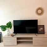1 Bedroom By The Beach With Free Rooftop Pool Access