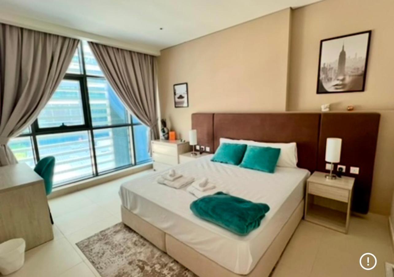 1 Bedroom By The With Free Rooftop Pool Access *